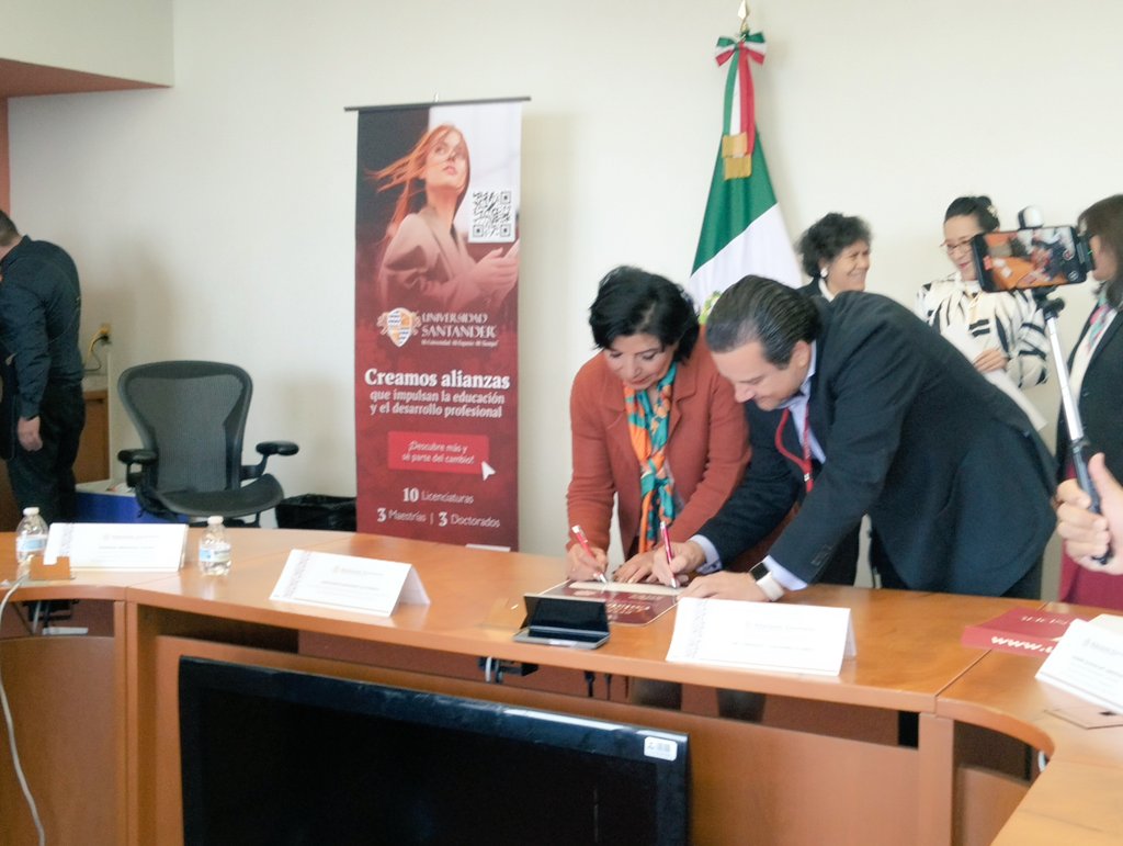 Asimismo refrendamos el convenio con la Universidad Santander <a href="/unisant/">Universidad Santander</a>, con esta acción logramos obtener a través de la comisión de capacitación, becas para fomentar la educación entre los trabajadores.