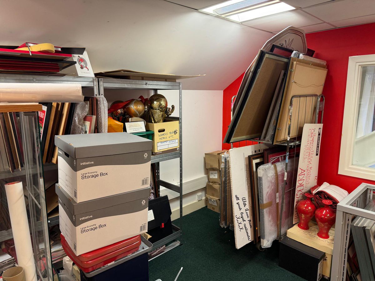 Our fantastic volunteers spent the day tidying up our store room

We get new donations all the time so we really need some more shelving.

If you know of any heavy duty shelving units going spare let us know, especially if they can be delivered
#cafc