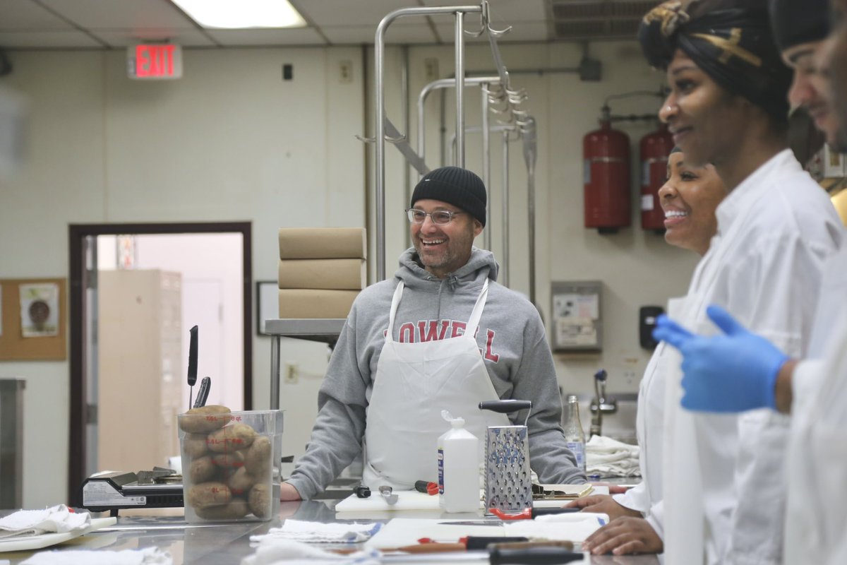 salvationarmysf's tweet image. We had the privilege of hosting Adam @bettersoma, the owner of @deliboard, who has always been a huge supporter of The Salvation Army and the work we do. His passion for mentoring and uplifting was evident as he shared his skills, knowledge, and encouragement with the class.…