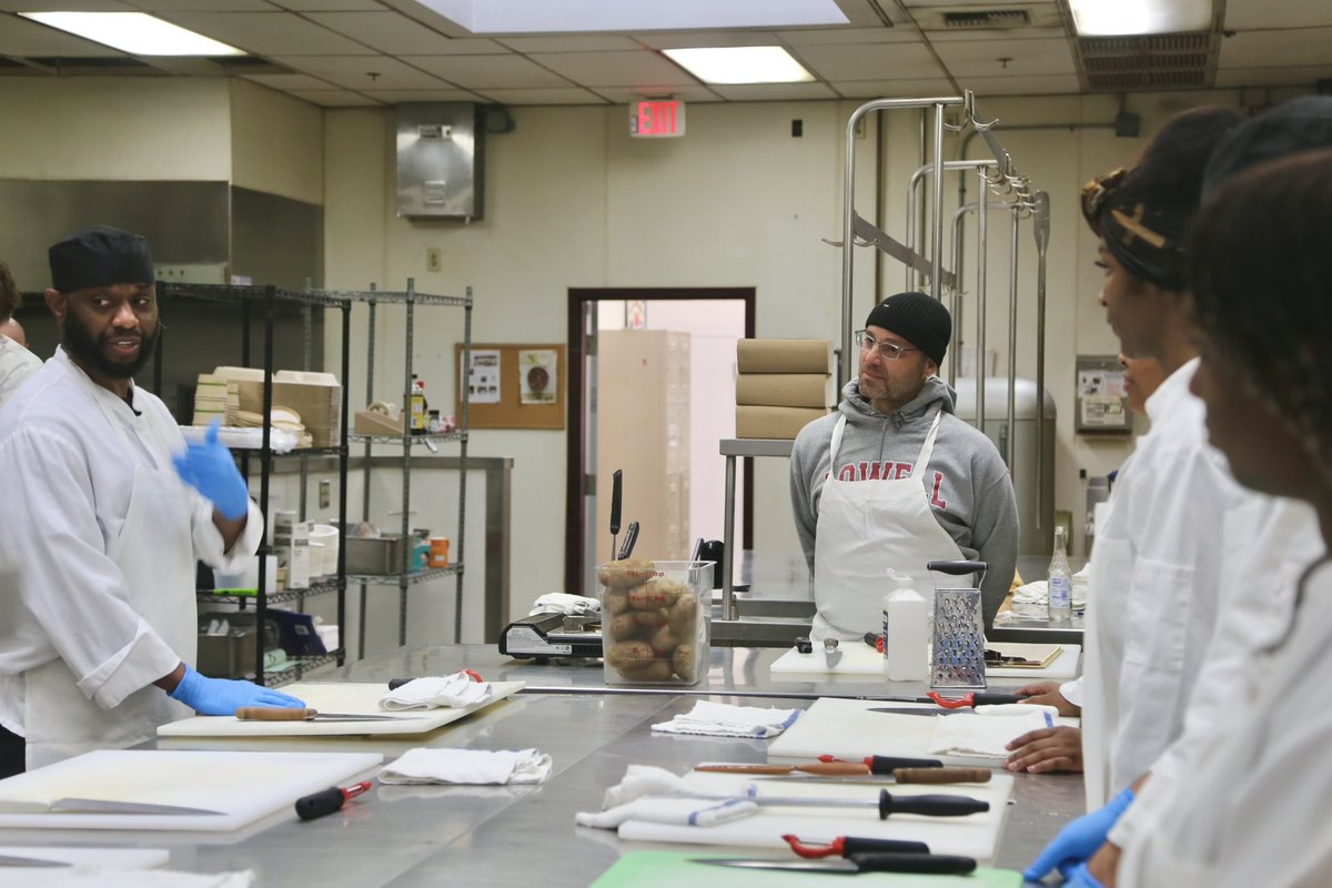 salvationarmysf's tweet image. We had the privilege of hosting Adam @bettersoma, the owner of @deliboard, who has always been a huge supporter of The Salvation Army and the work we do. His passion for mentoring and uplifting was evident as he shared his skills, knowledge, and encouragement with the class.…