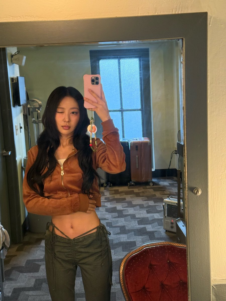 YVESCHEDULE's tweet photo. [💌] 250130

#Yves #이브 https://t.co/HNUPTsM0h6