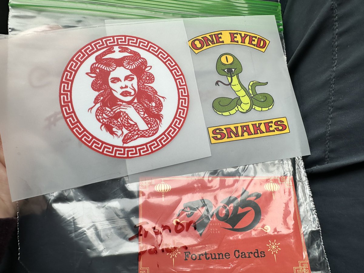 FlashlightLife's tweet image. Super fun find! Thank you!
#monkeyshines2025 #monkeyshine2025