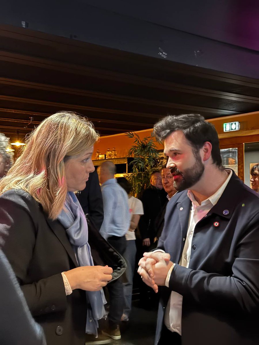 Aux côtés de  <a href="/YaelBRAUNPIVET/">Yaël Braun-Pivet</a> ce soir. L’occasion pour moi de la remercier d’avoir réinstauré il y a quelques jours le groupe d’études #SantéMentale à l’<a href="/AssembleeNat/">Assemblée nationale</a>. Cette instance permettra de renforcer les échanges entre les associations et les parlementaires.