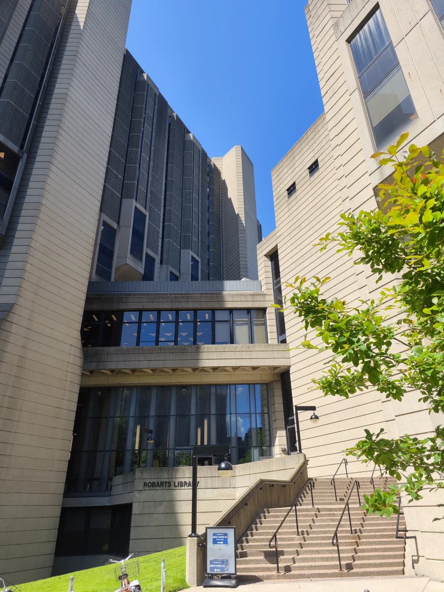 gyufjtyk's tweet image. Bookworm in progress. Do not disturb.💞