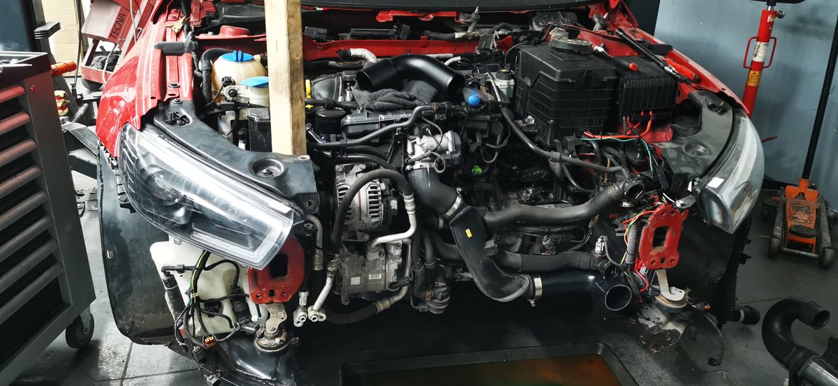 hakantaskoyantc's tweet photo. Power scirocco 440 ps Umbau über Turbo mehr Luft mehr Kühlung https://t.co/aWXuK5tm8m