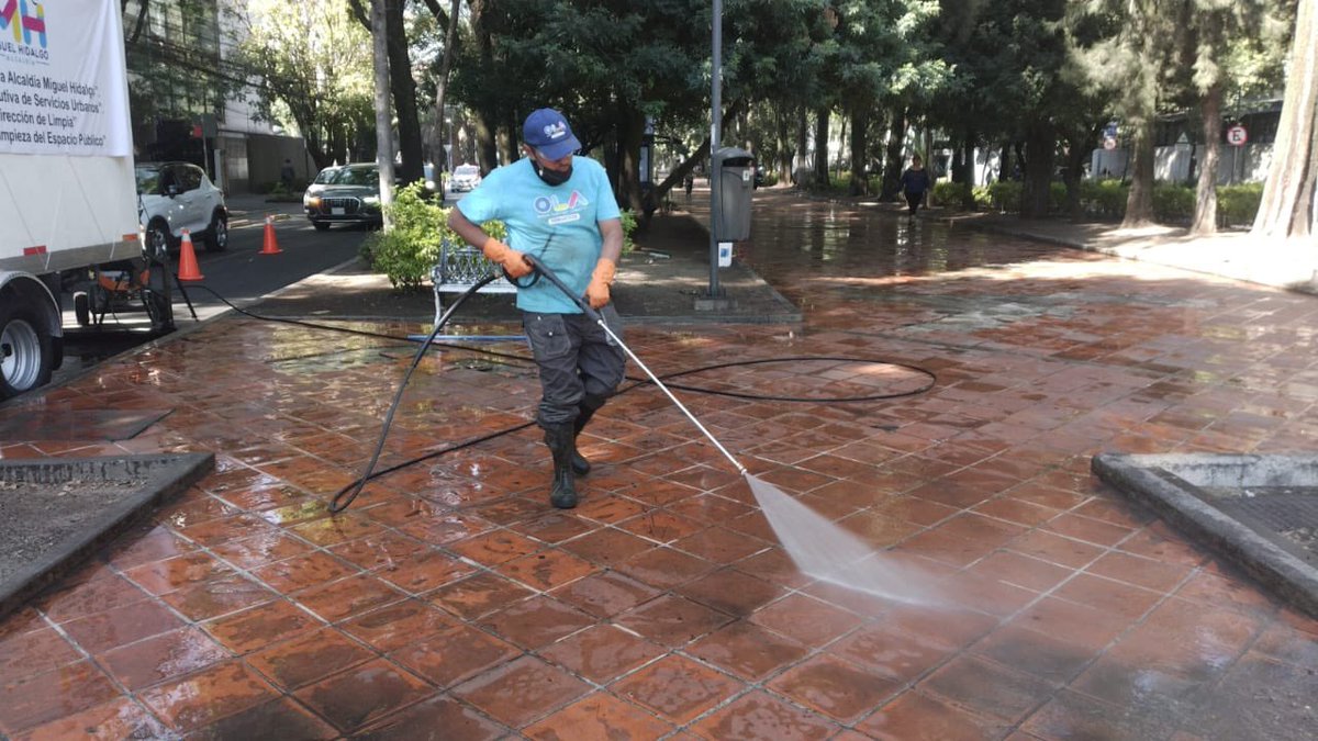 yoamopolancoMH's tweet photo. 🌟 Jornada de Limpieza Urbana 🌟
Ayer, desde la @AlcaldiaMHmx, llevaron a cabo trabajos de limpieza en la Col. Polanco IV Secc.
📍 Horacio, de Aristóteles a Mariano Escobedo
Gracias a @cesar_m_garrido, al Lic. David Rodríguez Lara y a todo el equipo por su compromiso con Polanco https://t.co/qgwtvQTacj