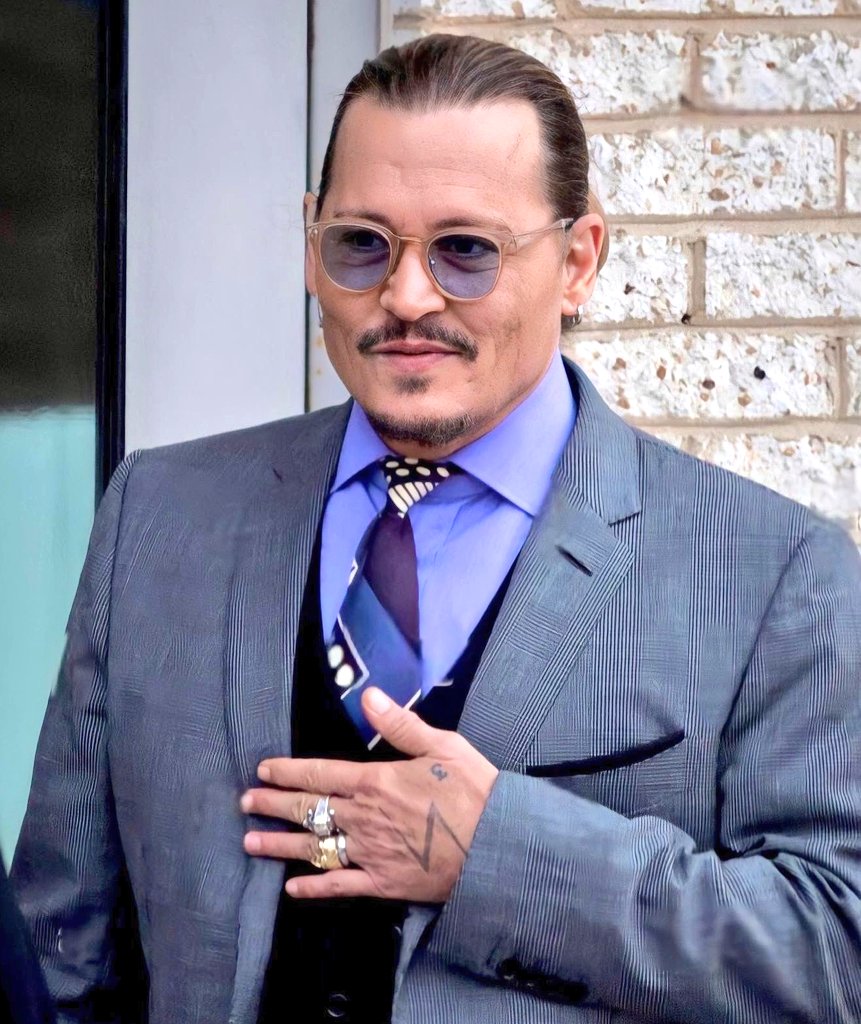 ✨️ “I hope that my quest to have the truth be told will have helped others, men or women, who have found themselves in my situation &amp; that those supporting them never give up”

-  Johnny Depp, 2022.
I STAND WITH JOHNNY DEPP