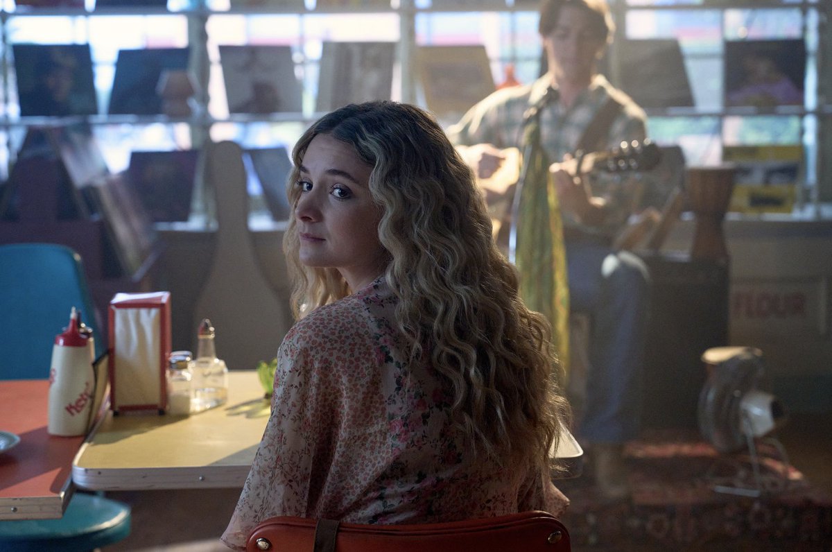 hallmarkchannel's tweet photo. Evelyn’s #DevinCecchetto spirit game didn’t go as planned. Could the Lingermore house be haunted? #TheWayHome https://t.co/OS1ZKUPLxE
