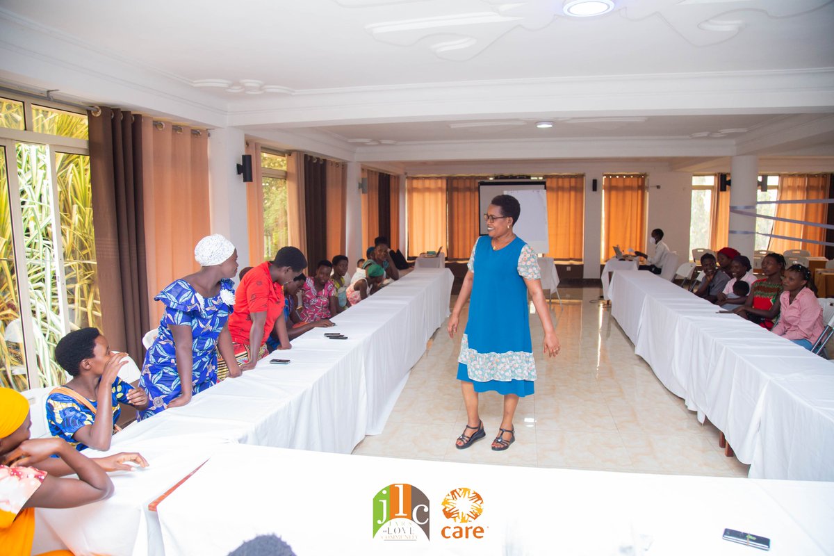 JLCburundi's tweet photo. This Wednesday, Jan. 29, saw the start of training for the second cohort of women members of the groups monitored by @JLCburundi , in partnership with @CAREBurundi, in its #TUBAKARORERO program aimed at training women in particular in empowerment and #SRHR knowledge...
#Women
1/n https://t.co/lPkmPLriI9