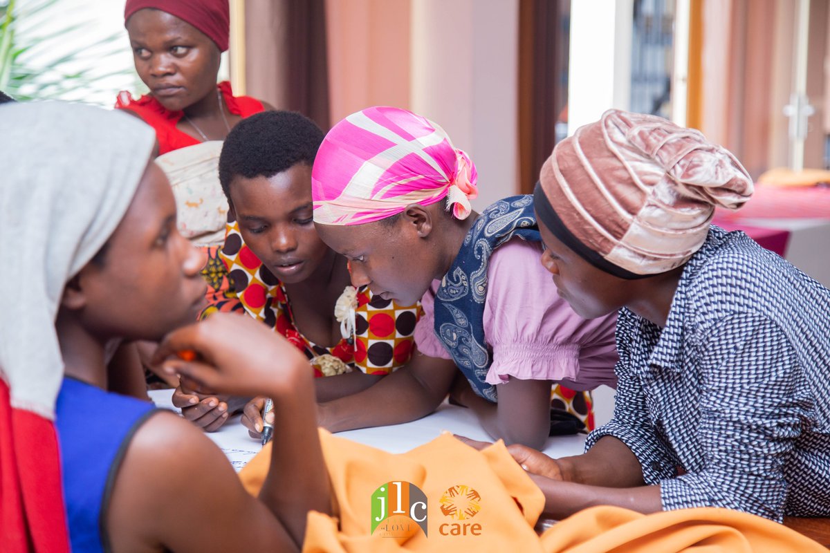 JLCburundi's tweet photo. This Wednesday, Jan. 29, saw the start of training for the second cohort of women members of the groups monitored by @JLCburundi , in partnership with @CAREBurundi, in its #TUBAKARORERO program aimed at training women in particular in empowerment and #SRHR knowledge...
#Women
1/n https://t.co/lPkmPLriI9