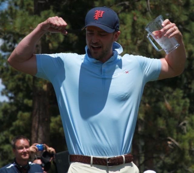 And ever since this song came out there has NEVR been a day where he wasn’t bringing Sexy BACK