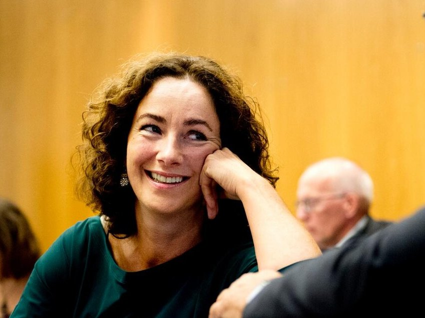 Nog een paar dagen tot domrechts stampvoetend en huilend moet aanhoren dat Femke Halsema de beste lokale bestuurder is. Een topburgemeester! Niets dan respect voor deze vrouw.