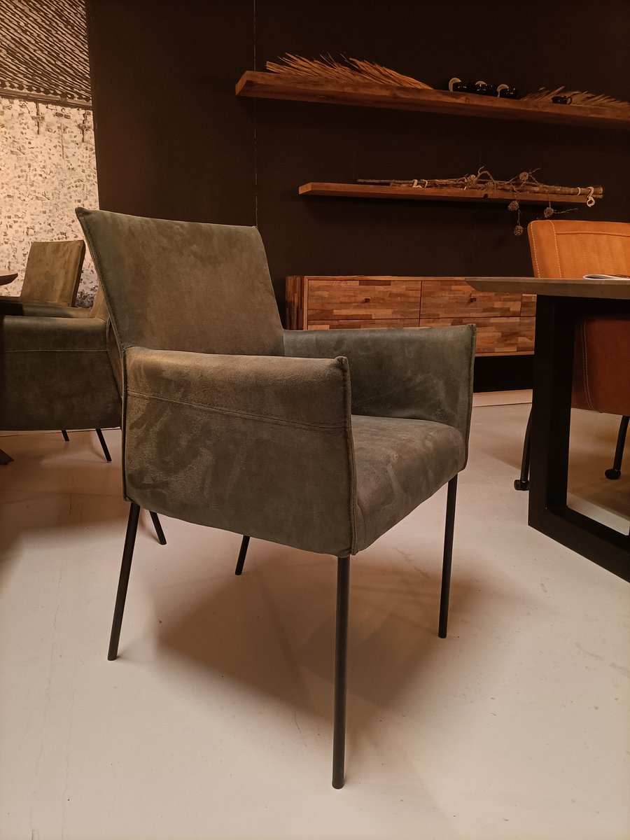 BankstelPlus's tweet photo. 𝗦𝗹𝗮 𝘂𝘄 𝘀𝗹𝗮𝗴! 𝗡𝘂 𝗲𝘅𝘁𝗿𝗮 𝘀𝗰𝗵𝗲𝗿𝗽 𝗴𝗲𝗽𝗿𝗶𝗷𝘀𝗱!

Armstoel Elles van Just Design
Uitgevoerd in Bull 156 Hunter
Set van 6 stuks

𝗩𝗮𝗻 €𝟮𝟭𝟱𝟰,-
𝗡𝘂 𝘃𝗼𝗼𝗿 €𝟭𝟳𝟱𝟬,- setprijs! https://t.co/R5Hmwgti1N