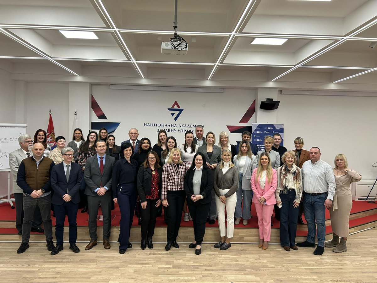 PribicevicU's tweet image. 🎓#Masterclass na temu "Diplomatski protokol" odrzan je za sluzbenike na polozaju u vladi R.#Srbija u Nacionalnoj akademiji za javnu upravu (NAJU).

#diplomaticprotocol #diplomacy #sportsdiplomacy