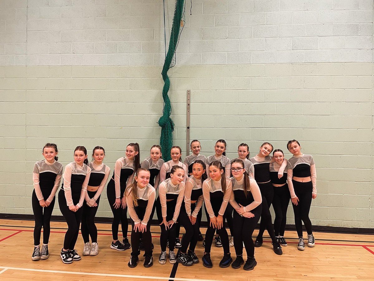 Miss__Thornton's tweet photo. ⭐️ GOLDEN TICKET ⭐️ 
Last night 60 dancers competed @CityofdanceKH up against 15 other groups our Contemporay Team won overall  🎫 we are delighted!we now wait to find out if the other two teams make it through 🤞🏼 congratulations to everyone involved 🤩 @HillparkSec @ASGHillpark https://t.co/sMBvpbFpUc