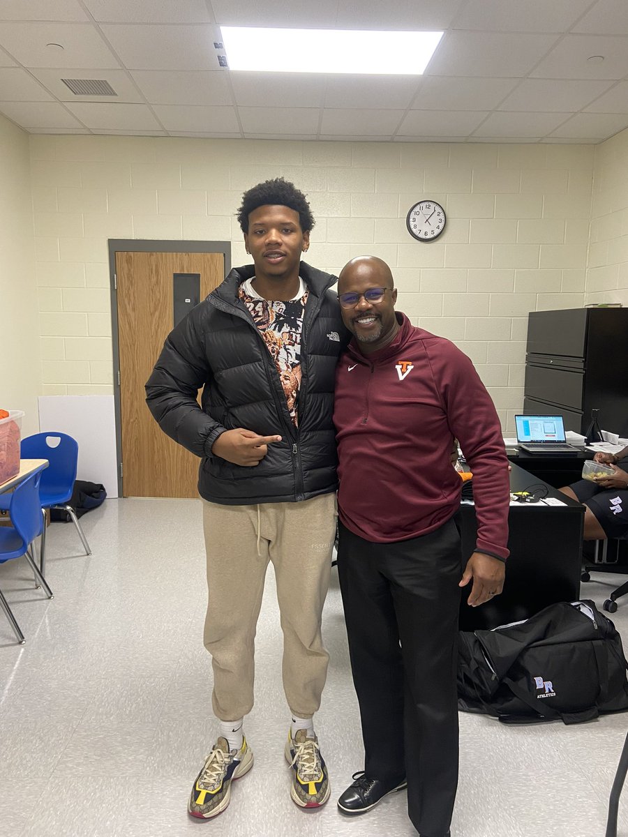 Great conversation with <a href="/CoachdjCheetah/">Derek Jones</a> blessed to receive an offer from <a href="/HokiesFB/">Virginia Tech Football</a> !!
#AGTG