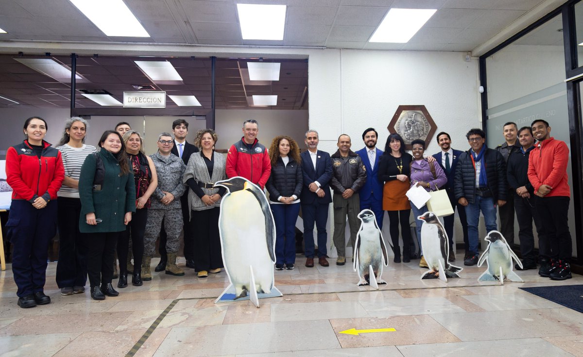 inach_gob's tweet photo. 🇦🇶🇨🇱🇨🇴Delegación colombiana encabezada por su Ministra de Ciencia, Tecnología e Innovación @YeseniaOlayaR visitó el INACH previo a su viaje al Continente Blanco. Conocieron el Programa Nacional de Ciencia Antártica y se reafirmó el lazo de colaboración en temática polar https://t.co/wpM9v3qedt