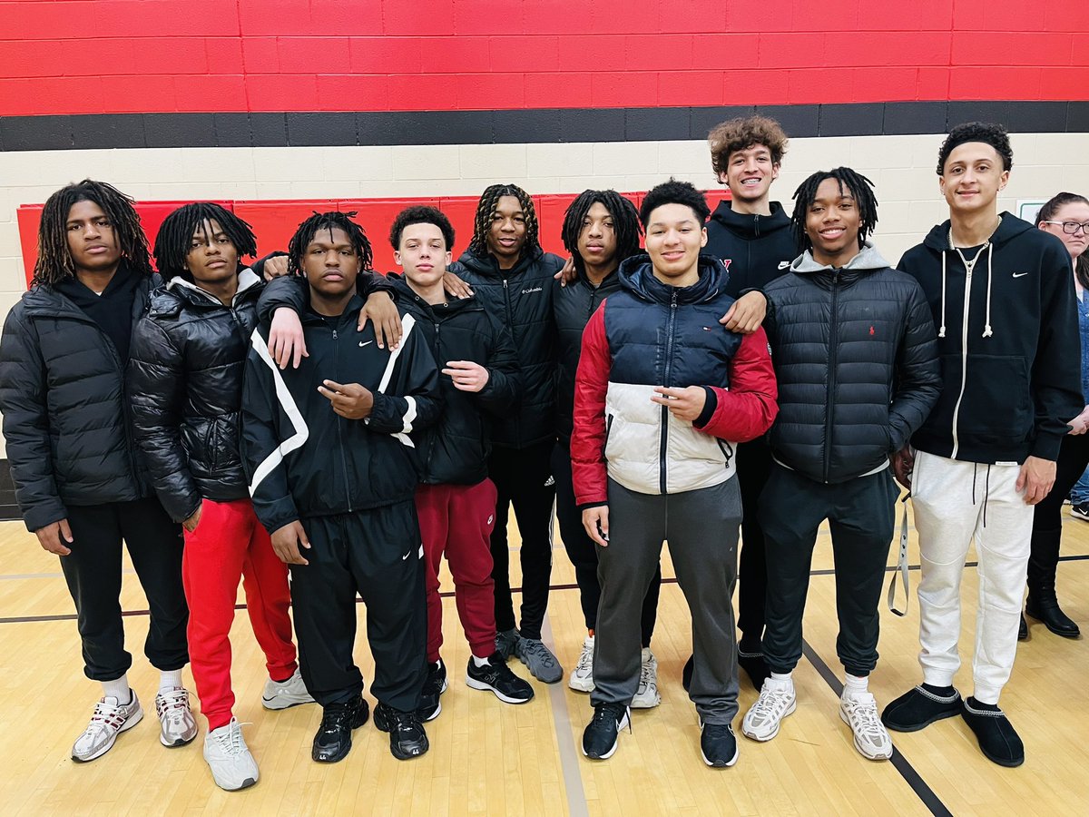 CoachNate33's tweet image. What an honor and blessing it was to go Wright Brothers elementary today to help pass out shoes to so many wonderful kids‼️ @Shoesforsuccess and @MattCline2 are incredible‼️‼️ Thank you so much for the opportunity‼️🚂🚂🚂 @WayneMensBBall @WayneGirlsBBall @WayneAthletics