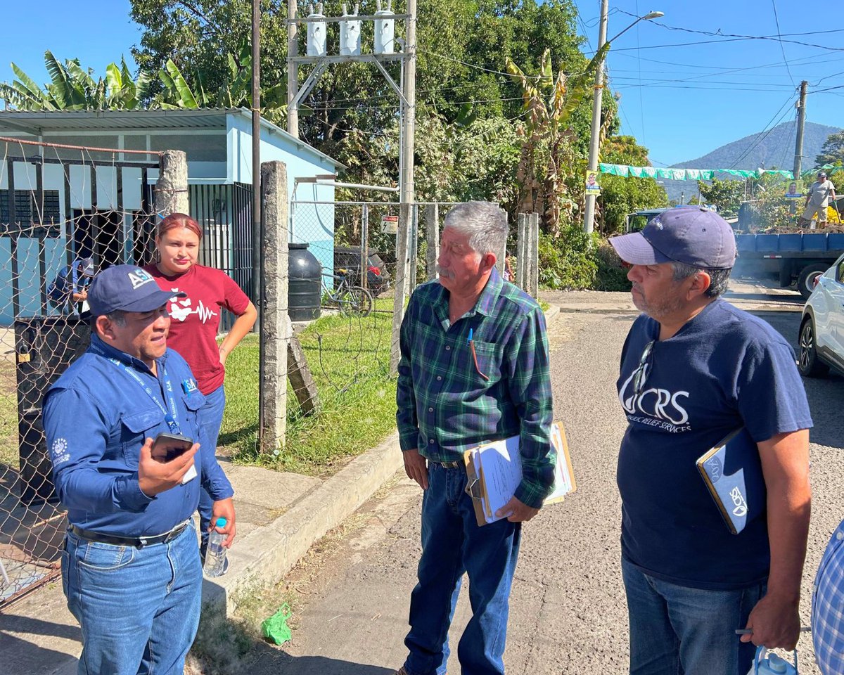 azurewaterorg's tweet photo. 🚰✨ Gracias al financiamiento de #FIDEAGUA y el apoyo técnico de la #IniciativaAzure, ARAAC ha dado un gran paso para garantizar agua potable a +6,000 habitantes.  
💧 Un nuevo tanque de 400 m³ reemplaza uno de 35 años, asegurando suministro confiable y expansión del servicio. https://t.co/e5upw58z1C