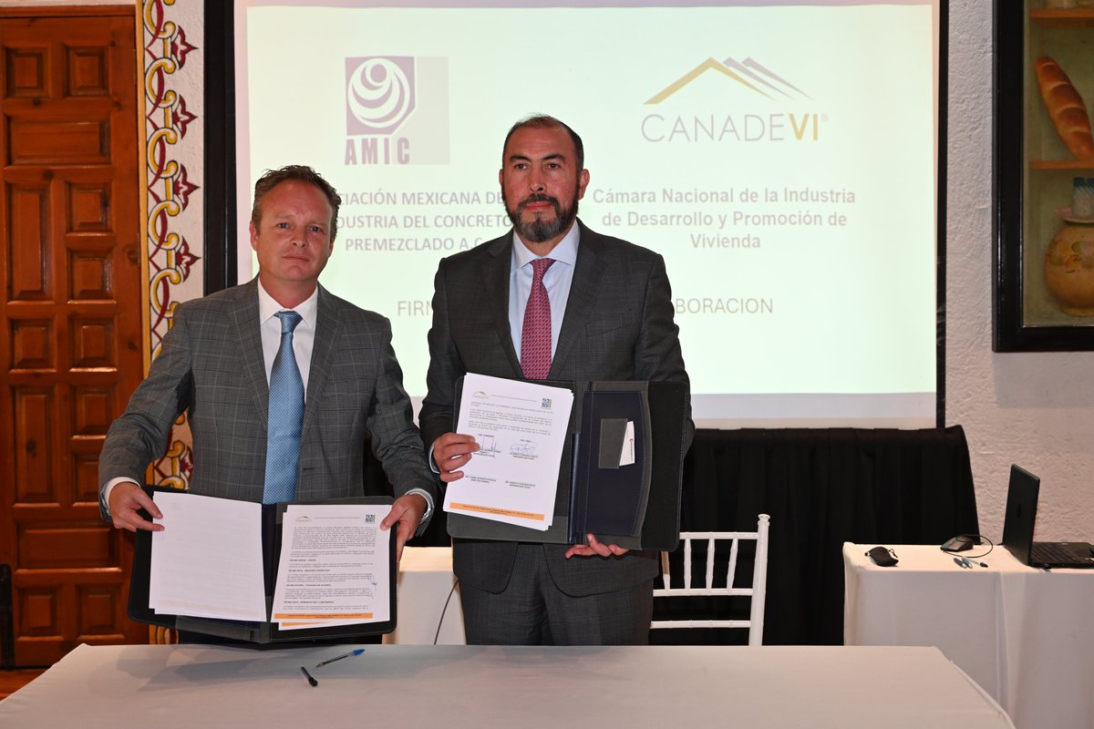 CANADEVINAC's tweet image. El día de hoy firmamos un convenio de colaboración con la @AMICPAC, un paso significativo hacia el desarrollo de vivienda en #México. Este acuerdo, firmado por nuestro presidente @_Moreno_Alberto y Rodrigo Córdoba García, presidente de la #AMIC, destaca el compromiso de trabajar