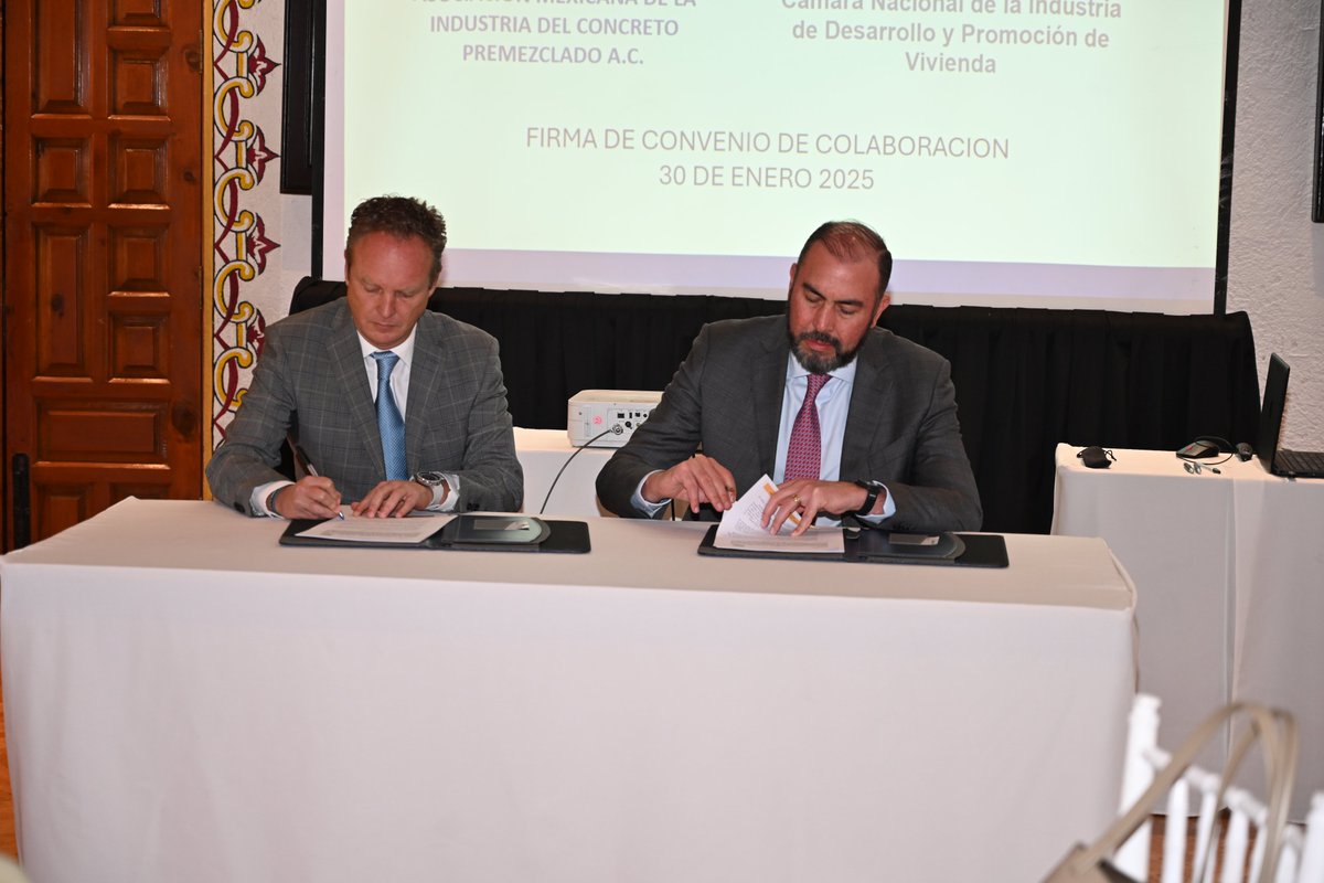 CANADEVINAC's tweet image. El día de hoy firmamos un convenio de colaboración con la @AMICPAC, un paso significativo hacia el desarrollo de vivienda en #México. Este acuerdo, firmado por nuestro presidente @_Moreno_Alberto y Rodrigo Córdoba García, presidente de la #AMIC, destaca el compromiso de trabajar