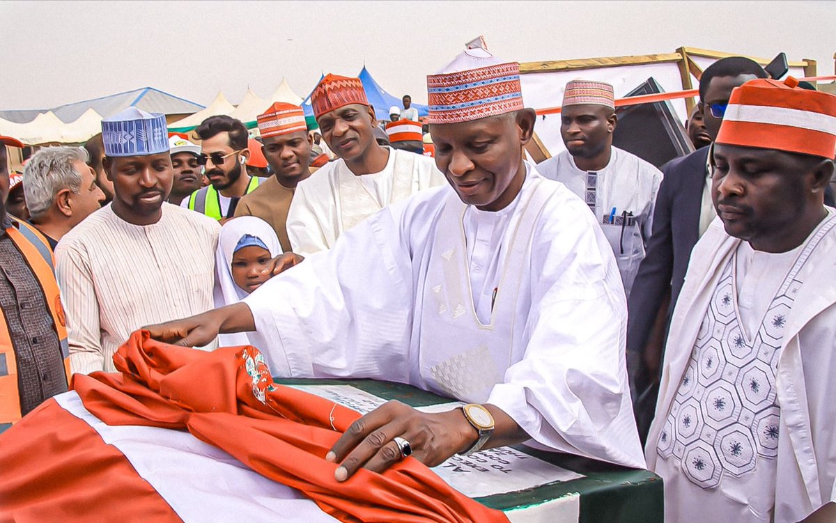 KanoPastoral's tweet image. Gov. Abba K. Yusuf of Kano state commissioned the 9km Zarewa – Fulatan – Danguzuri road in Rogo LGA, one of the rural roads constructed by KSADP, funded by #IsDB & #LLF, to facilitate mobility, increase access to markets & services, & promote agricultural productivity.