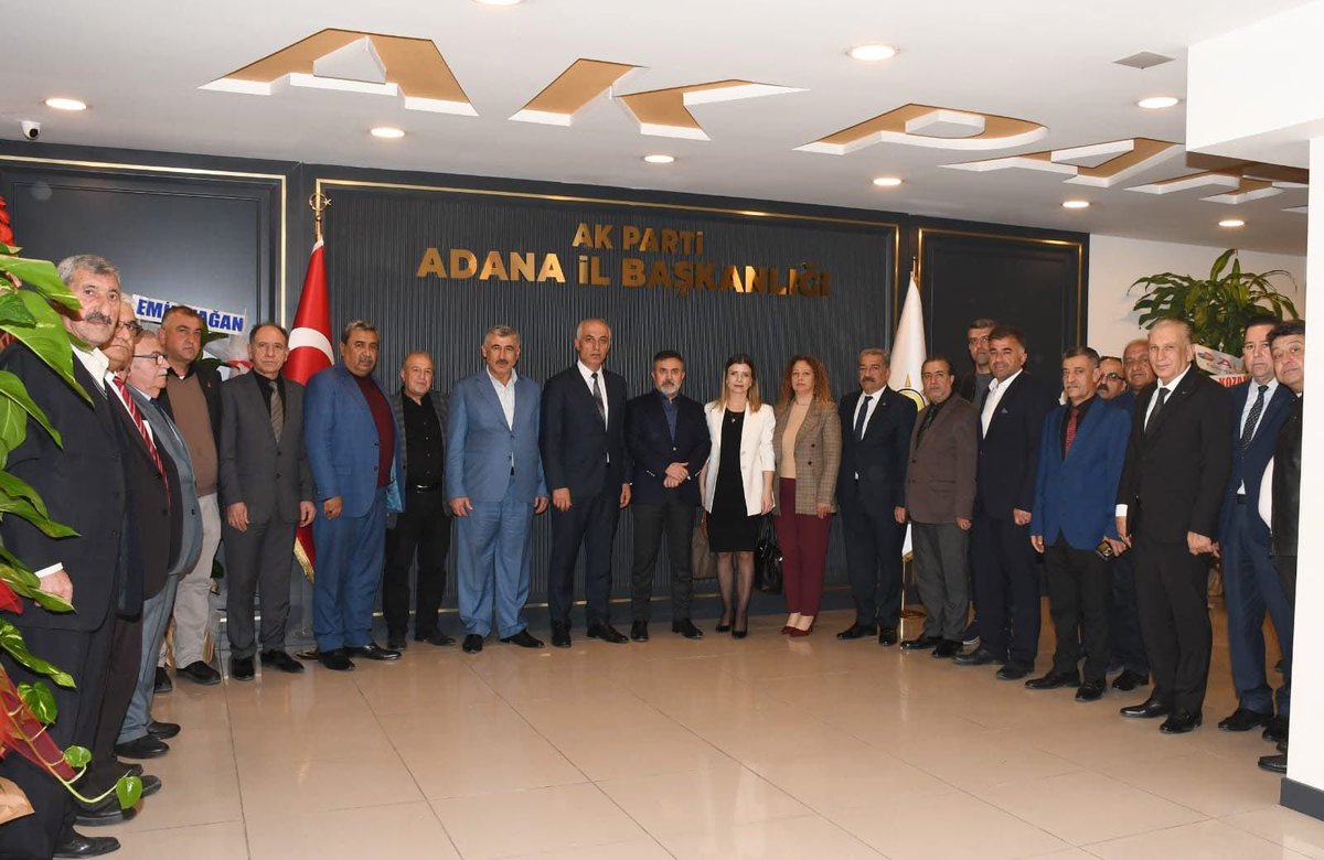 Esnaf odaları Birlik başkanımız Niyazi Göger oda başkanlarımız ve kooperatif başkanlarımız ile Ak parti il başkanımız Sn.Tamer Dağlı’ya hayırlı olsun ziyaretinde bulunduk. Sayın vekilimize yeni görevinin hayırlara vesile olmasını diliyorum.