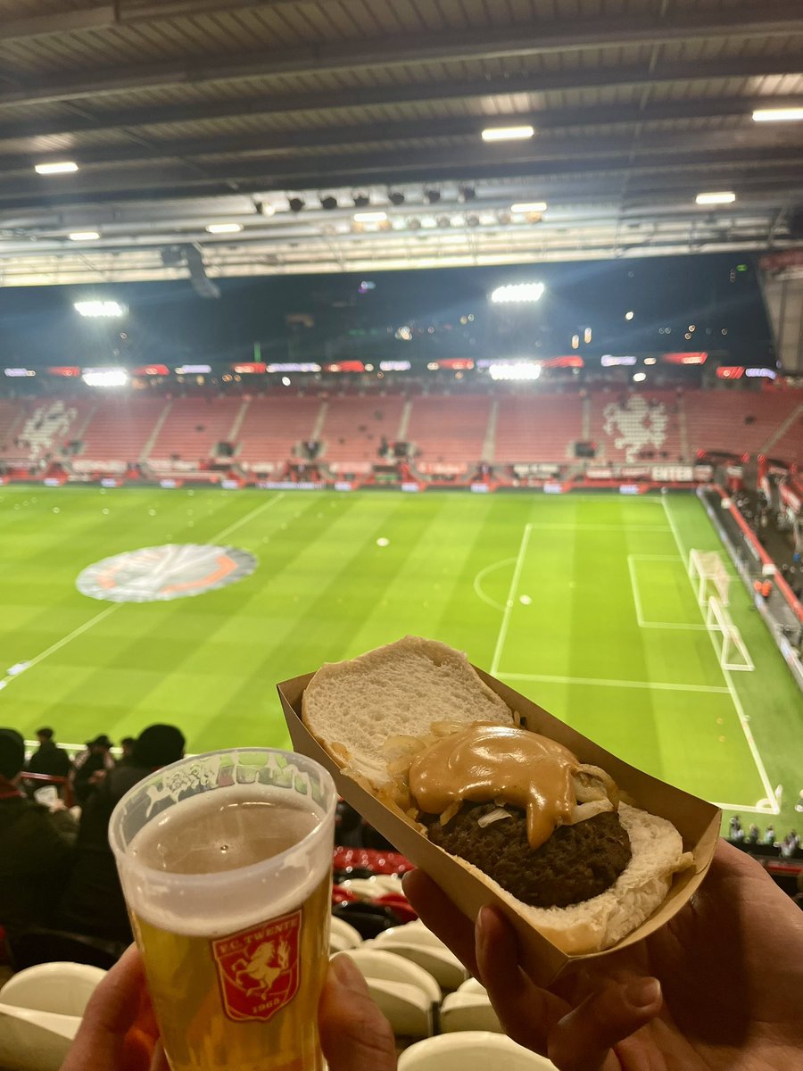 📍De Grolsche Veste Twente 
  Hamburger + Bira 7€ <a href="/tribundergi/">Tribun Dergi</a>