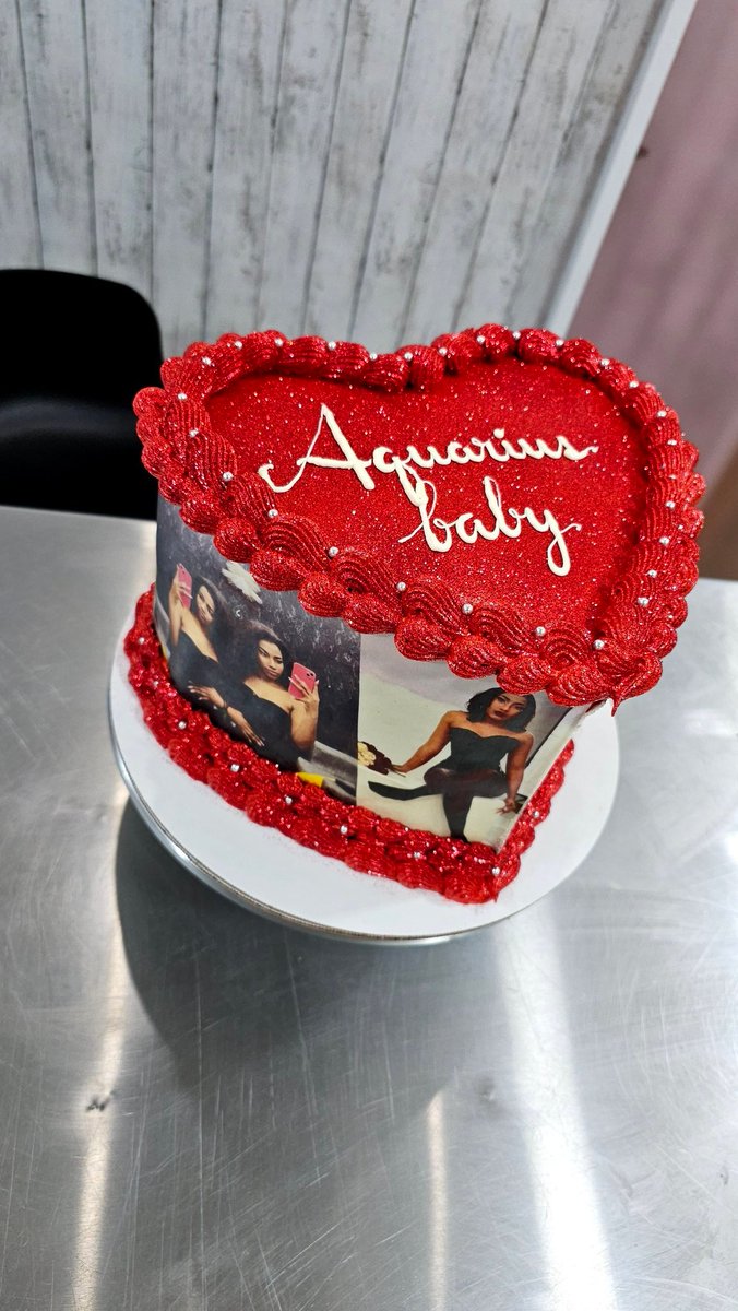 lefondantrd's tweet photo. 😍😍😍😍 el lettering en los cakes es otraaa cosaaa!! https://t.co/S00dcZgAB8