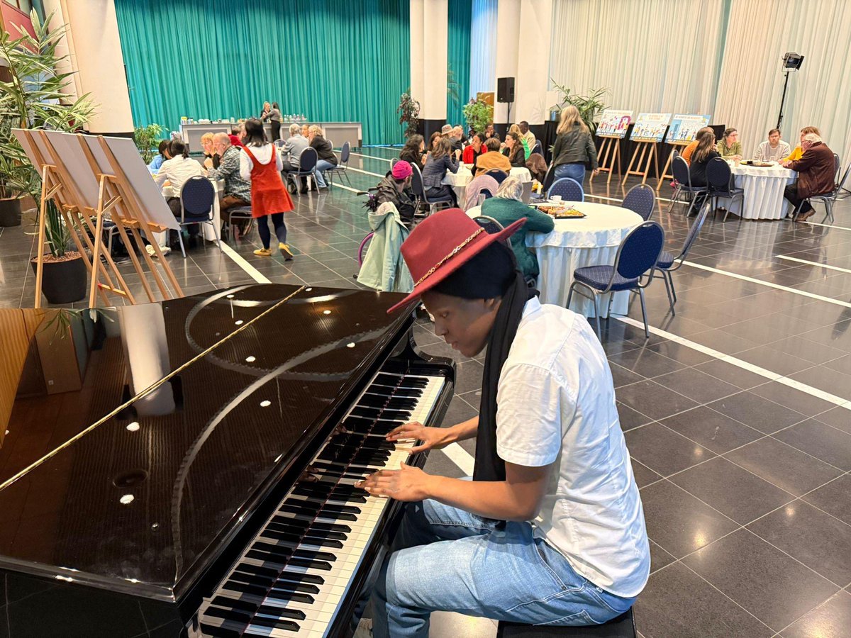 Waardevolle bijeenkomst met onze partners op het gebied van diversiteit en inclusie over de ontwikkelingen rond discriminatie. De meldingen nemen toe, en samen willen we werk maken van een Almere waar iedereen zich welkom voelt en zichtbaar zichzelf kan zijn 💪🏻