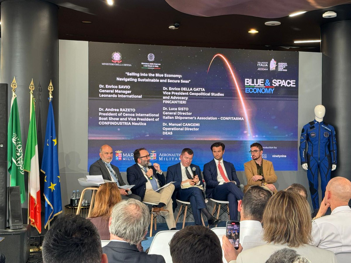 #ConfindustriaNautica in Arabia Saudita per la conferenza "Blue and Space Economy" del tour mondiale del Vespucci.
Nell'ambito del tour mondiale della nave Amerigo Vespucci si è svolta oggi, presso il Villaggio Italia Vespucci di Jeddah, la conferenza "Blue and Space Economy".