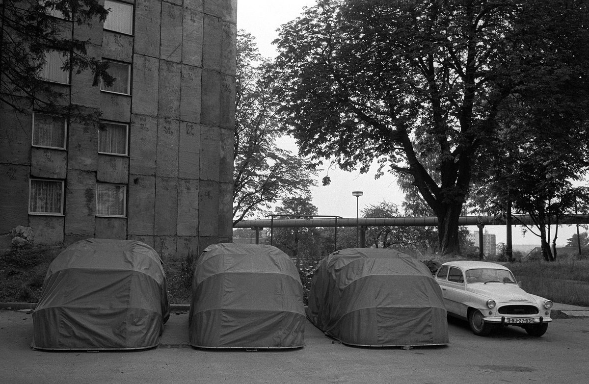 cesko365's tweet photo. Kopřivnice, 1981. Autor: Hansgert Lambers. Uloženo v Deutsche Fotothek https://t.co/lQ6OrHmXv5