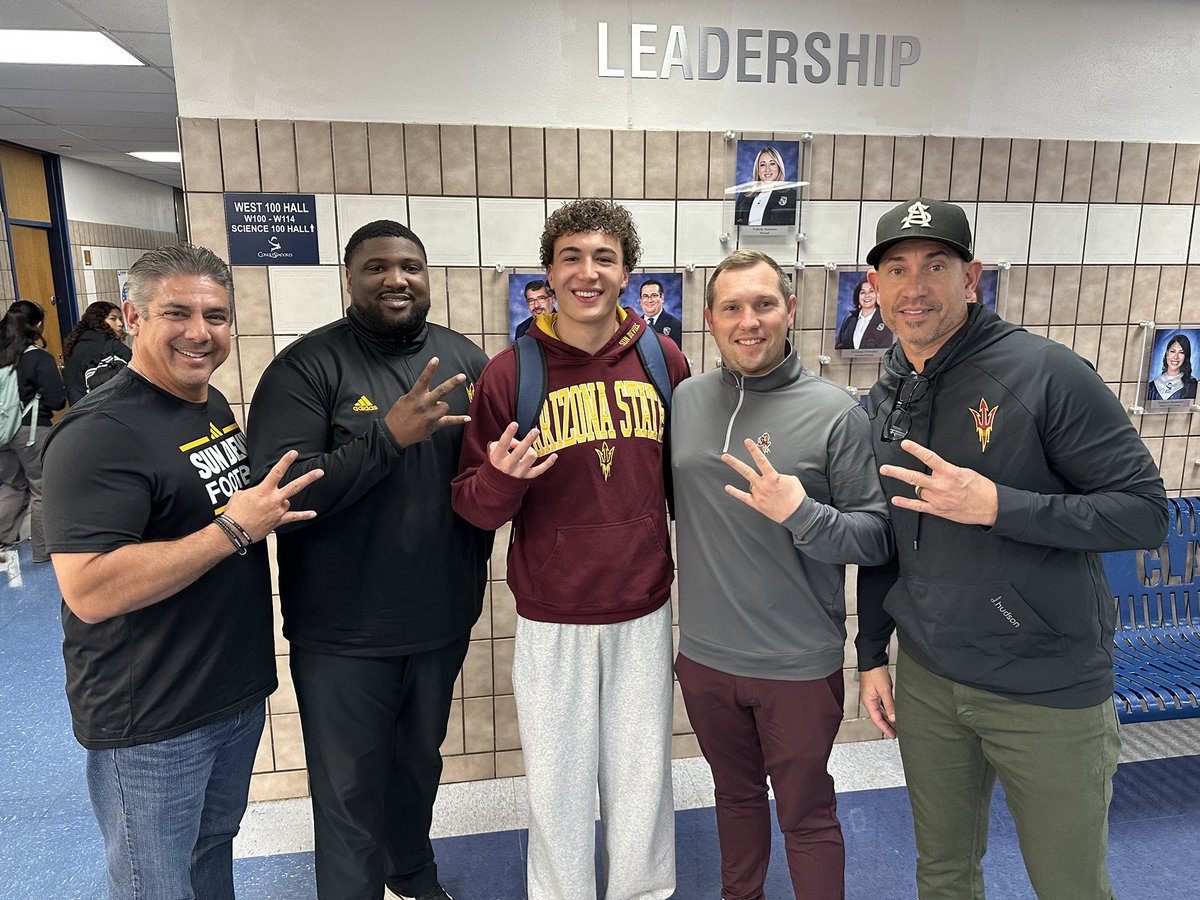 Family🔱🔱🔱
<a href="/KennyDillingham/">Coach Dillingham</a> <a href="/coacharroyo/">Coach Arroyo</a> <a href="/IWSunDevils/">Isaiah “Zek’’Williams</a> <a href="/aguanos/">Shaun Aguano 🔱 🏈🤙🏽🙏🏽</a>