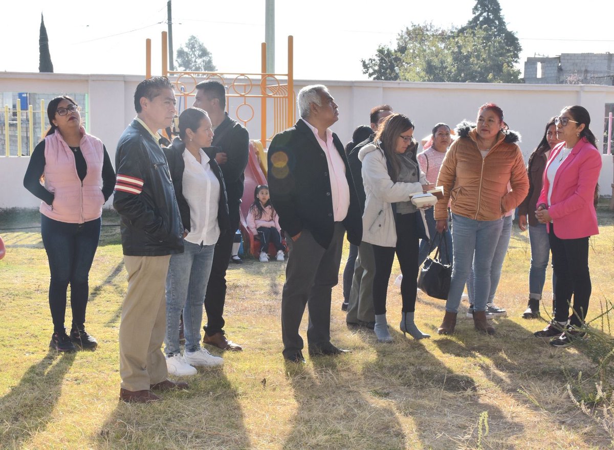 AytoOcoyucan's tweet photo. La educación es nuestra prioridad, por eso seguimos visitando todas las escuelas del municipio.

Hoy tuvimos el honor de compartir momentos especiales con maestras y alumnos del Preescolar Fray Julián.

#CompromisoPorLaEducación #EscuchandoYActuan https://t.co/oTMrrVn8bw