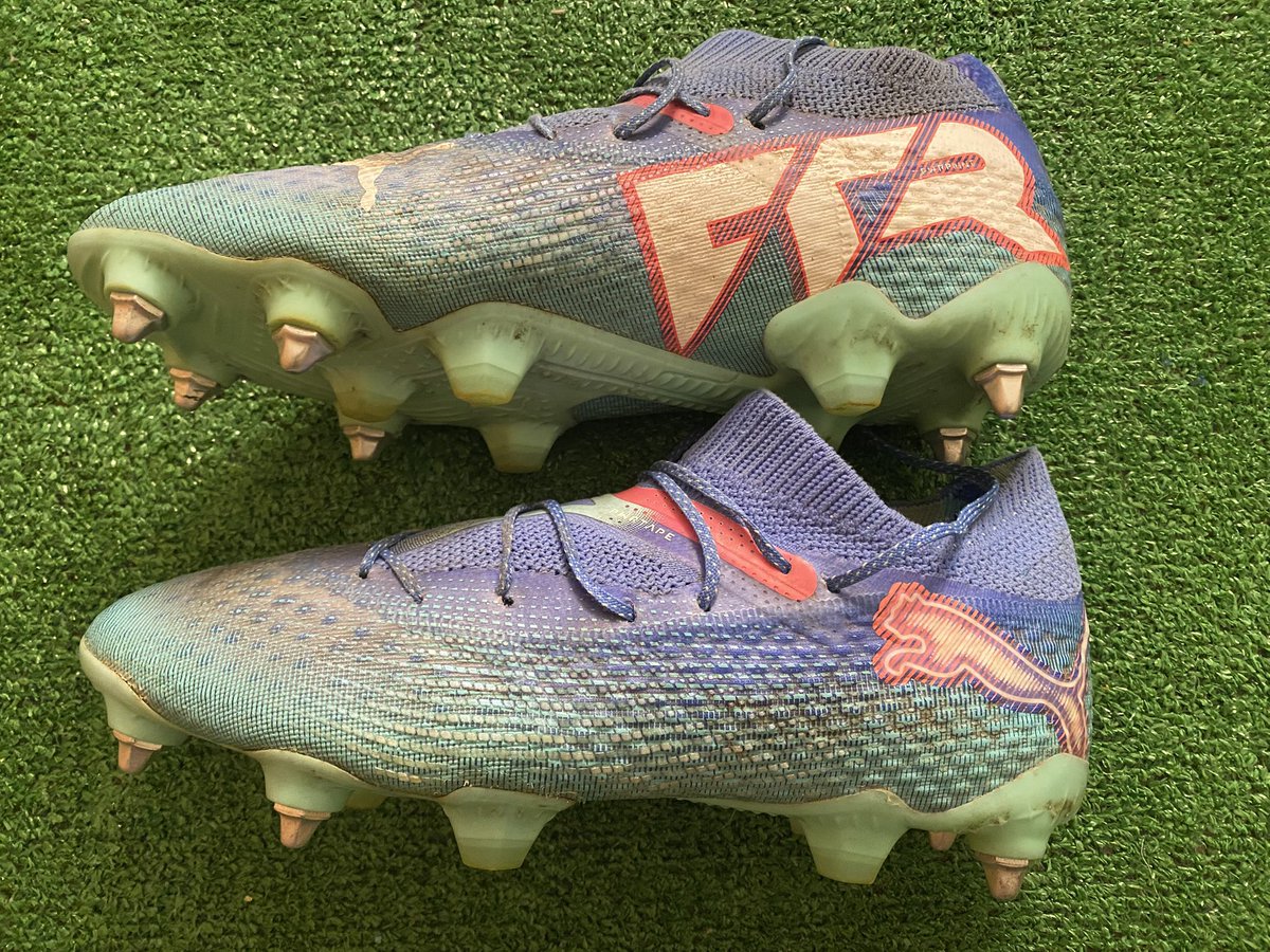ChemyDiaz81's tweet photo. Un pedazo de #HistoriaAmarilla entró en la colección 💛 Enorme amigo 🙌 #ÀlexSuárez 4 #MatchWornBoots 🔥 #PumaForever ⚽️#UniónDeportivaLasPalmas 💛💙 https://t.co/hhyRdcVCLe