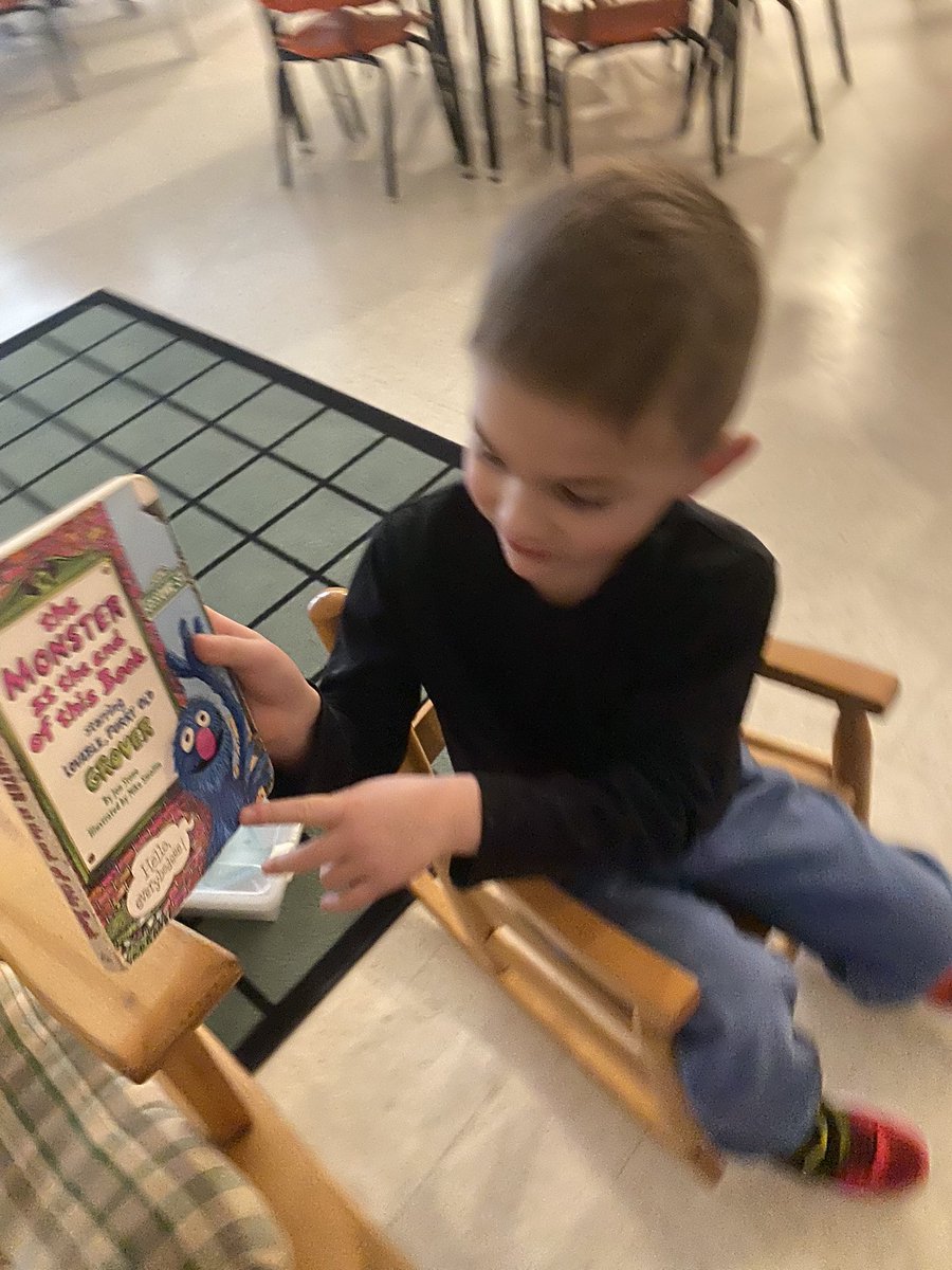 Welcome back Niko! His book choice was a huge hit! <a href="/MaribelCasano18/">Mrs. Casanova</a> @stbernhcdsb