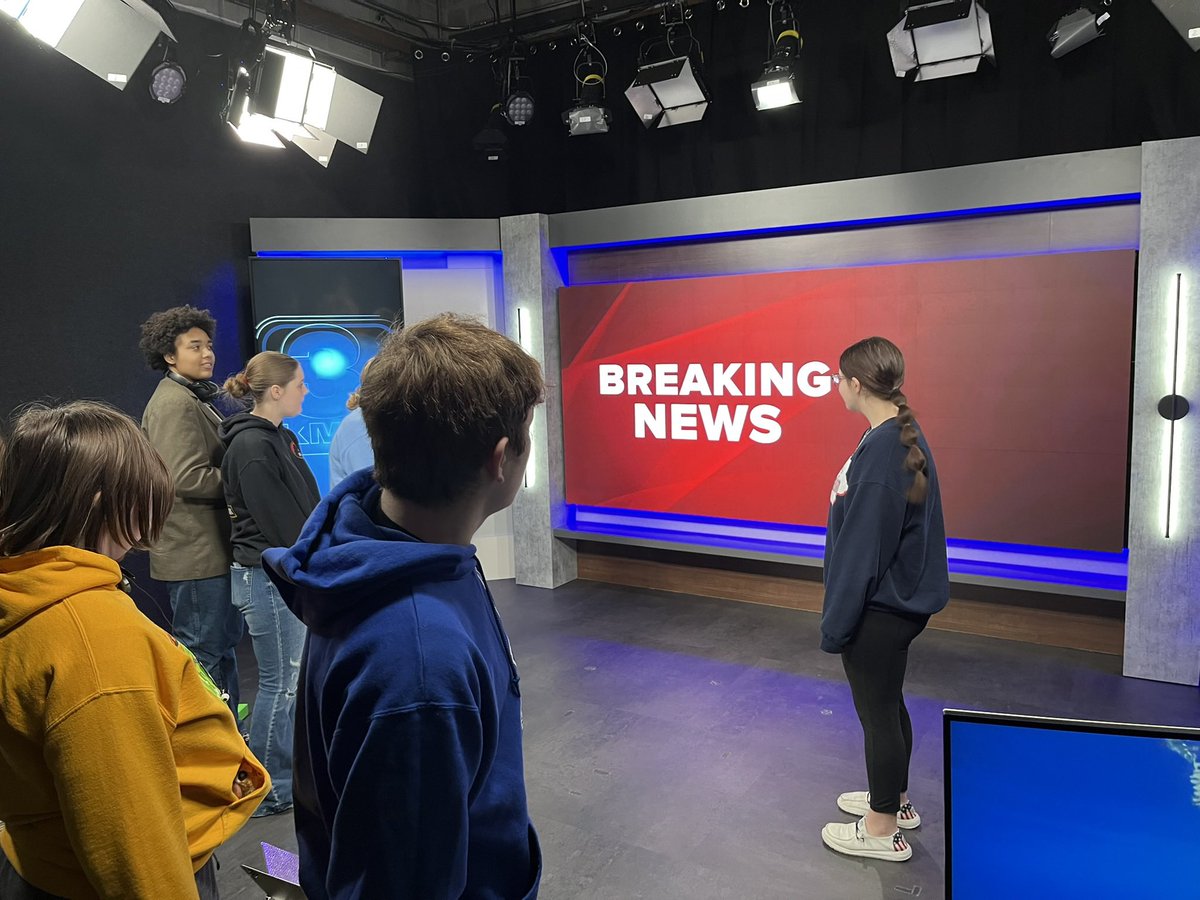 cbWrkBasedLearn's tweet image. ALHS &amp;amp; TJHS Broadcasting student toured the KMTV3 New Station Facility as part of their Industry Partnership  Project with Zach Williamson &amp;amp; KETV3. Students are getting real-world training to be better broadcasters! 
#WorkBasedLearning
@CBCommSchools