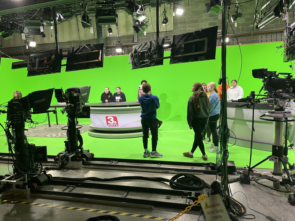 cbWrkBasedLearn's tweet image. ALHS &amp;amp; TJHS Broadcasting student toured the KMTV3 New Station Facility as part of their Industry Partnership  Project with Zach Williamson &amp;amp; KETV3. Students are getting real-world training to be better broadcasters! 
#WorkBasedLearning
@CBCommSchools