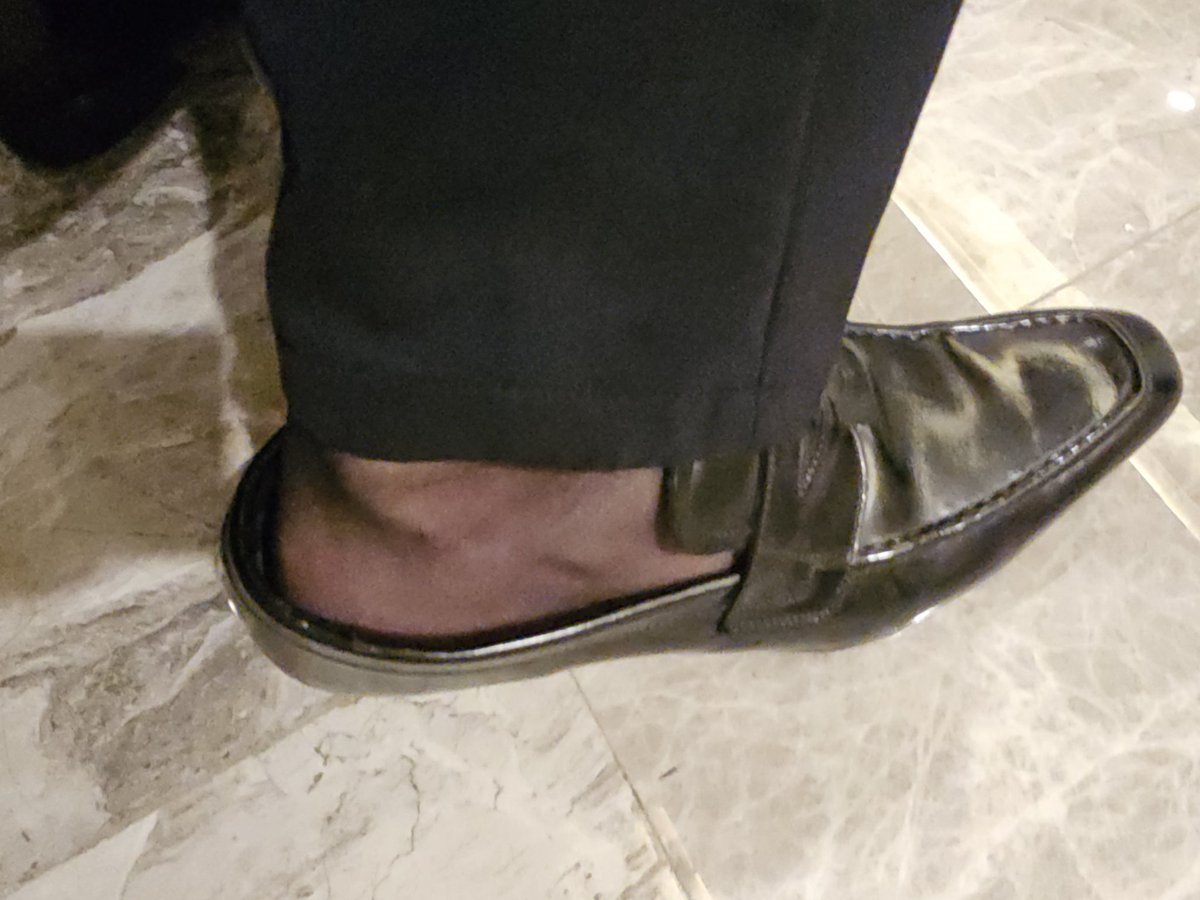 BorgTsin's tweet photo. 想被干 #皮鞋丝袜  #锁奴挑战 https://t.co/92HhJuafNF