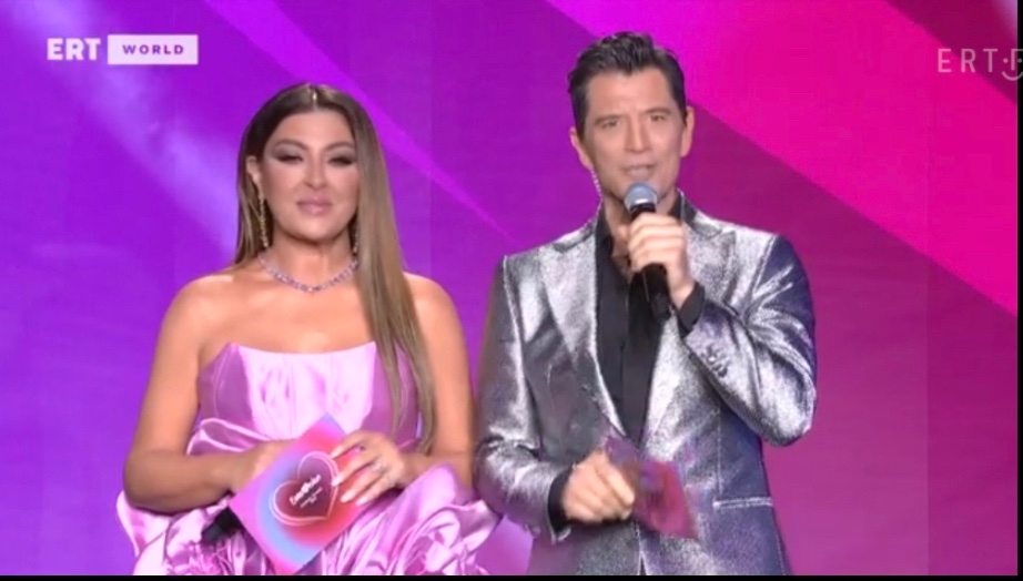 marie_zar15's tweet photo. #eurovisiongr
Παιδιά είναι ίδιοι 🤣😭 https://t.co/zxSfk7qTWz