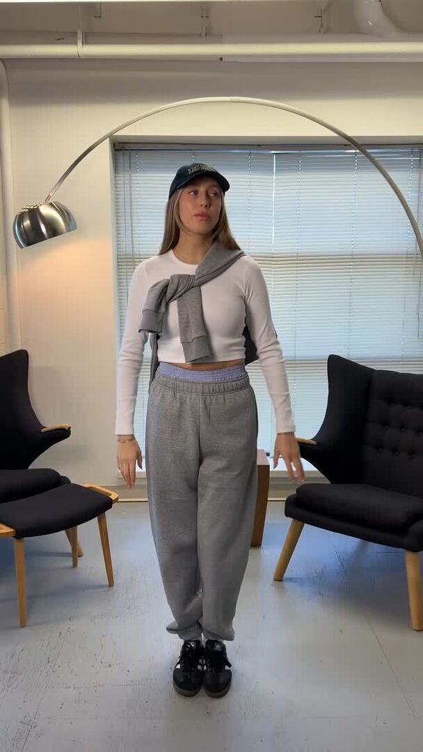 Still working out your 2025 aesthetic? Don’t worry—we’ve got the pieces to match, up to an additional 40% off. instagr.am/p/DFdlpGYinAz/