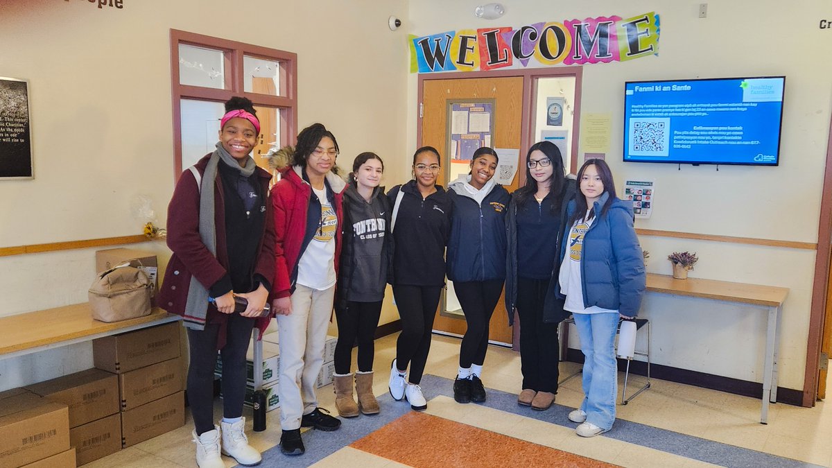 A heartfelt thank you to the incredible students from @FontbonneBoston who dedicated their time to volunteer at the Yawkey Pantry during #CatholicSchoolsWeek! Your commitment to service truly embodies the spirit of community and compassion. #CatholicCharities #Nonprofit
