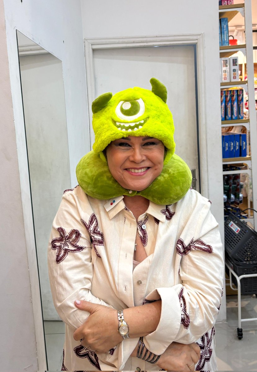 Lindo encuentro para #estamosdetour con <a href="/rauldaumas/">Raúl Daumas Ladouce</a>
Hablamos de todo, reímos y comimos rico en <a href="/donachipa/">Doña Chipa</a> de <a href="/FuenteShopping/">Fuente Shopping</a>
Le conté sobre mi preciado #LaboratorioDelAlma
Lo pueden ver este sábado 1/02 a las 21h por <a href="/npyoficial/">NPY Oficial</a>
De paso me compré una almohadita viajera 🥰