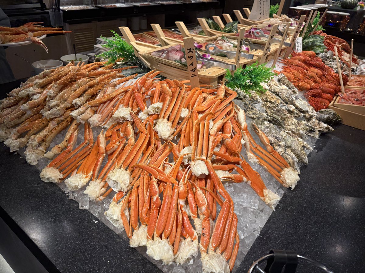 ery8bit's tweet image. 前々から気になってた銀座八芳の新宿店に行ってきた〜！！
正直インバウンド向けなのかな〜？味はどうかな〜？って思ってたけどふつーーにめちゃめちゃ美味しくてひたすら蟹とホタテと蟹と牡蠣と蟹と蛤と蟹と伊勢海老と蟹と肉と蟹と蟹と蟹をとにかく食べまくってきました🦀🦀🦀🦀🦀🦀