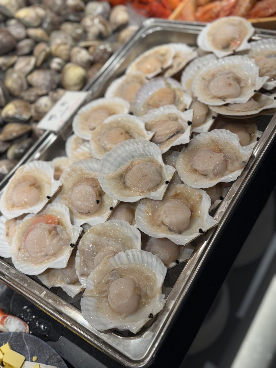 ery8bit's tweet image. 前々から気になってた銀座八芳の新宿店に行ってきた〜！！
正直インバウンド向けなのかな〜？味はどうかな〜？って思ってたけどふつーーにめちゃめちゃ美味しくてひたすら蟹とホタテと蟹と牡蠣と蟹と蛤と蟹と伊勢海老と蟹と肉と蟹と蟹と蟹をとにかく食べまくってきました🦀🦀🦀🦀🦀🦀