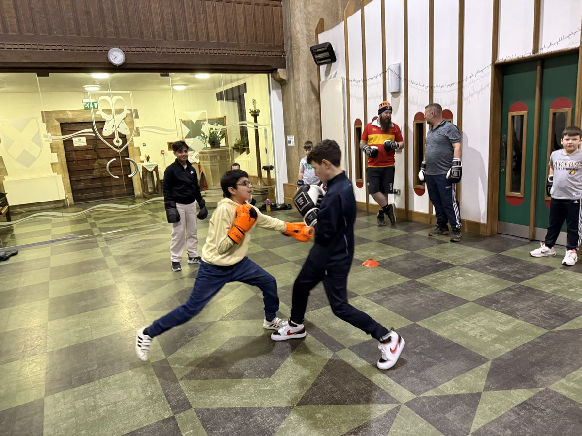 boxinsaveslives's tweet image. #CommunityChamps