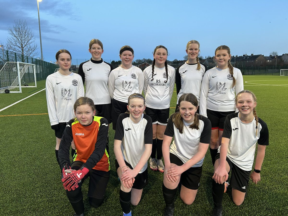 Well done to the girls tonight on winning 3-1 in their Fife League fixture against <a href="/DunfermlinePE/">Dunfermline HS PE</a>. Excellent football on display by both teams.⚽️ 🎉