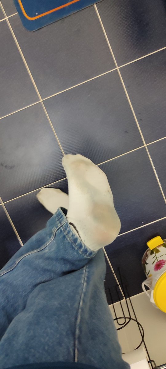 Yalamak isteyen köpüşler rt ve beğeni yapsın #BDSM #FOOT #feetworshi̇p #feetlicking #malefoot #slave #slavegirl #kölekız #ayakyalama #ayakgıdıklama #fumsub ERKEKLER DE RT VE BEĞENİ YAPIP İŞE YARASIN