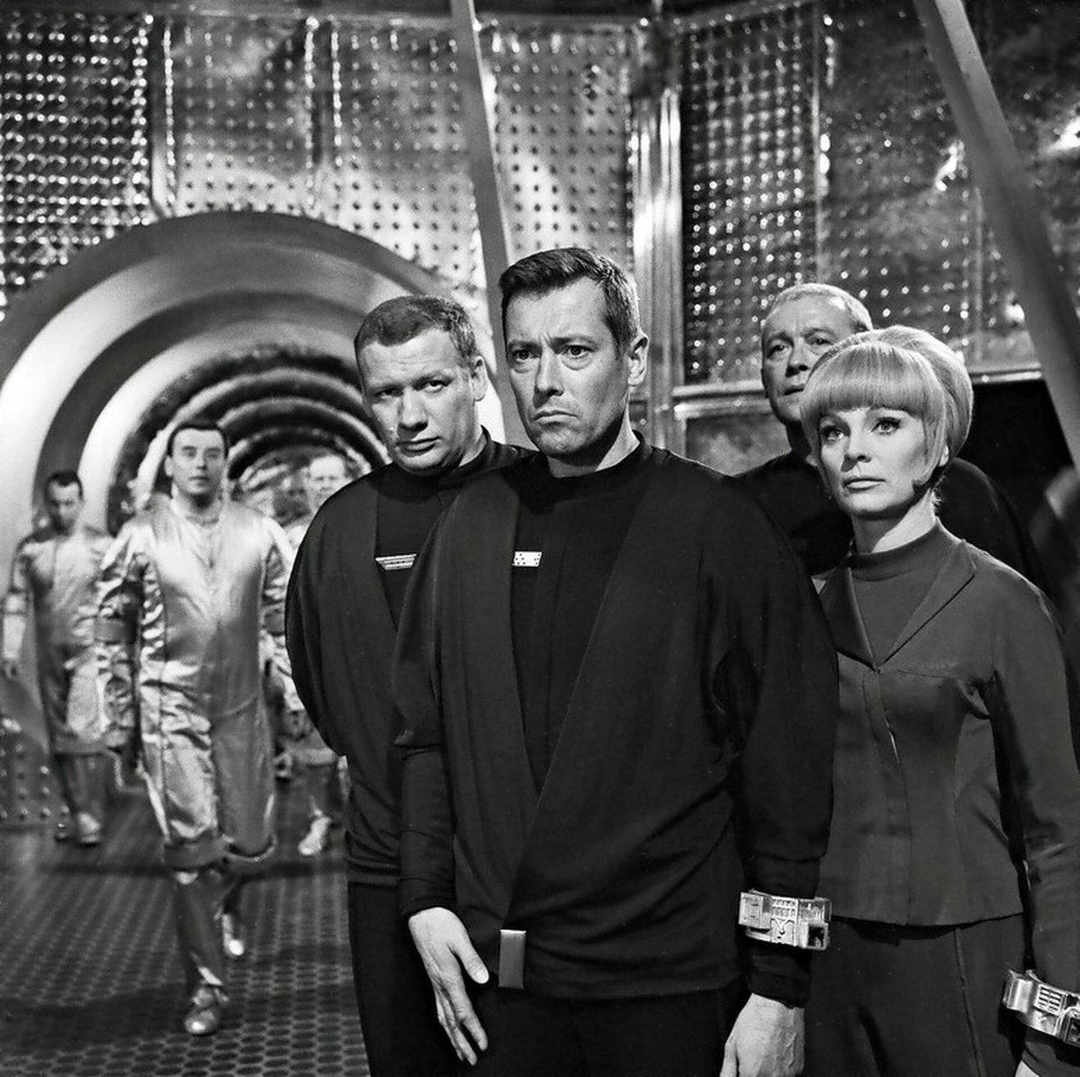 <a href="/gloefflmann/">Georg ‘Dr. Maverick’ Löfflmann</a> Georg McLain im Einsatz:
Hyperspace plus Schlafende plus Montor retteten die Erde vorm von den AFDrogs gelenkten Schnellläufer. Der Asteorid wurde durch das aufgeladene Raumschiff Orion zerstört, im Starlight-Casino waren daraufhin die Bürokraten schwerelos.