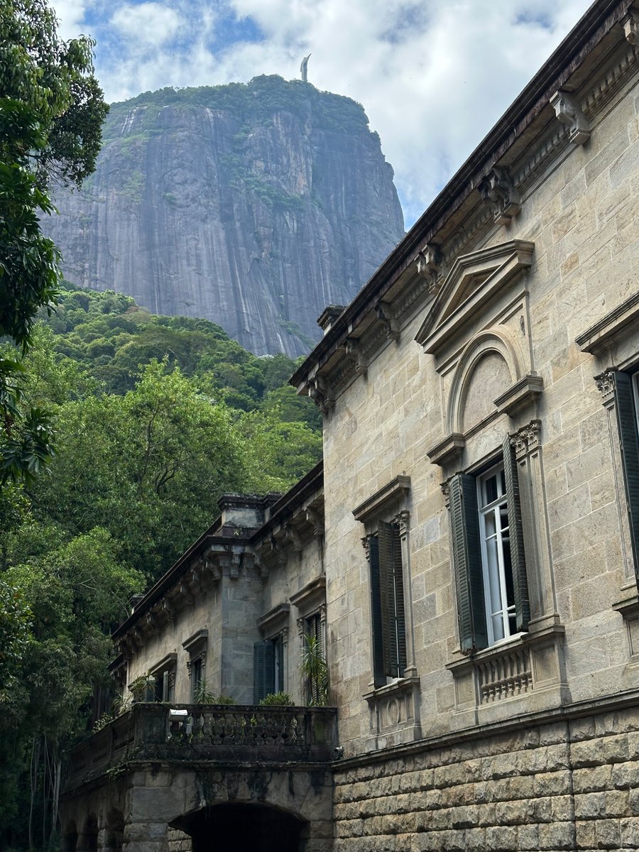 lyssatask's tweet photo. my man took one of the most breathtaking pictures in Rio de Janeiro and I need everyone to see it https://t.co/K7tKLHJbF0